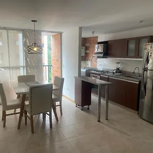 Apartamento 70m2 Ubicacion Estrategica Cerca Al Poblado 3020 Medellín